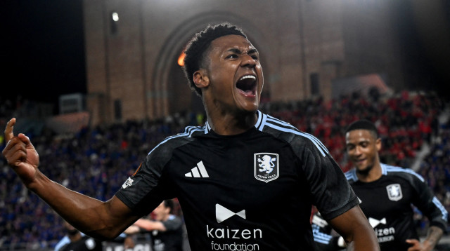 שחקן אסטון וילה, אולי ווטקינס (צילום: רויטרס)