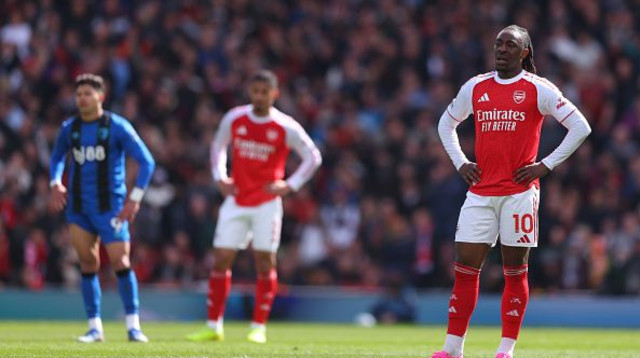 שחקני ארסנל מאוכזבים (צילום: Catherine Ivill - AMA)