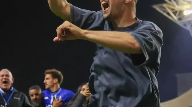 ההימור הפרוע הצליח. עומר פרץ (צילום: אתר רשמי, באדיבות הפועל פתח תקוה)