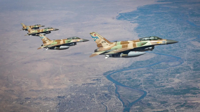 תיעוד ראשון מהאוויר: מטוסי קרב של חיל האוויר בדרכם לתקיפה באיראן (צילום: דובר צה"ל)