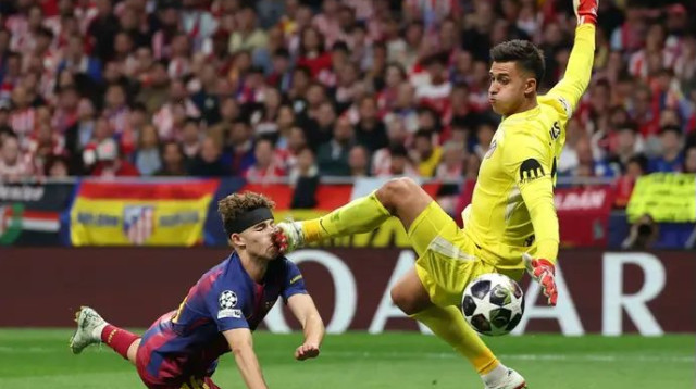 חואן מוסו פוגע בפרמין לופס (צילום: רויטרס)