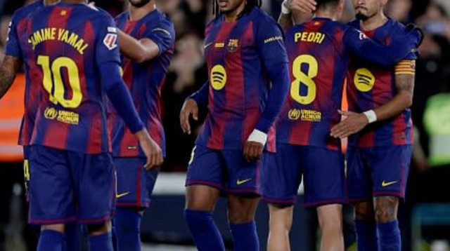 שחקני ברצלונה חוגגים (צילום: Gettyimages)