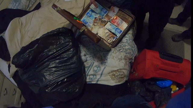 5 מיליון שקלים נתפסו במהלך פעילות משטרתית ברהט (צילום: דוברות המשטרה)