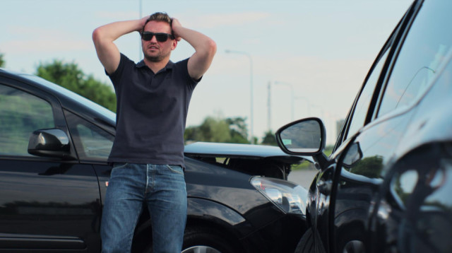 תאונה קלה? צעיר פוצה ב- 1.8 מיליון שקל (צילום: FREEPIK)