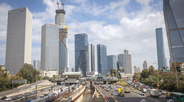 מרכז העסקים של תל אביב (צילום: מרים אלסטר פלאש 90)