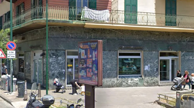 שוד בנק בנאפולי, איטליה (צילום: צילום מסך bbc)