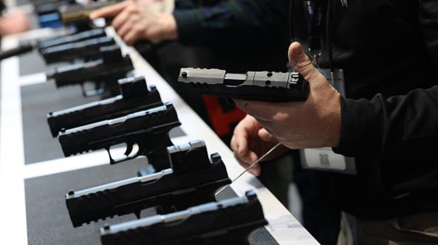 אקדחים (צילום: Getty images)