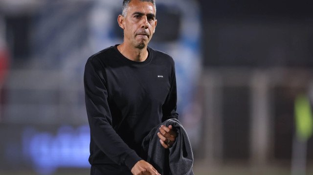 אלירן חודדה מאמן עירוני טבריה (צילום: מאור אלקסלסי)