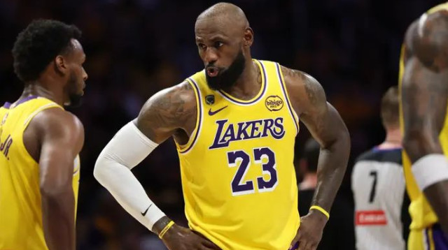 אל תספידו את הלייקרס. לברון (צילום: אימג'בנק  GettyImages)