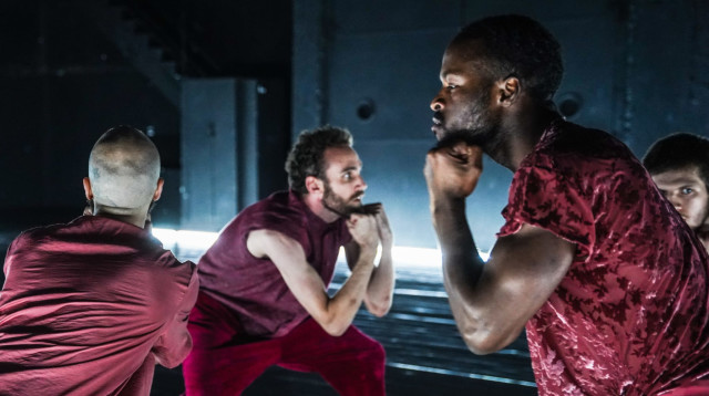 ליאור תבורי מזקק את הגבריות ב-SUCCUS (צילום: אפרת מזור)