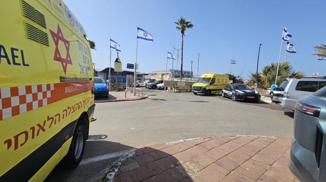 מזירת האירוע בחוף הרצליה (צילום: תיעוד מבצעי מד"א)