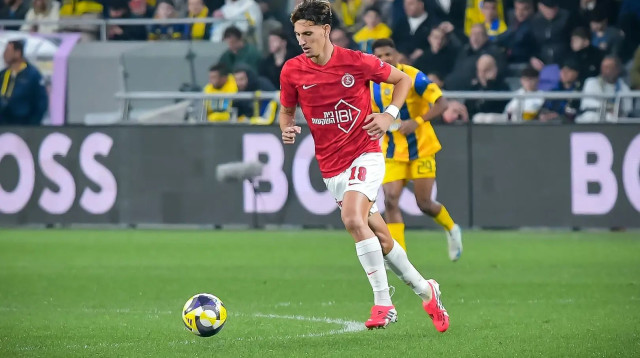 טל ארצ'ל שחקן הפועל תל אביב (צילום: אריאל שלום)