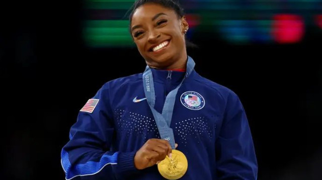 שני גמרים בזה אחר זה. סימון ביילס (צילום: רויטרס)