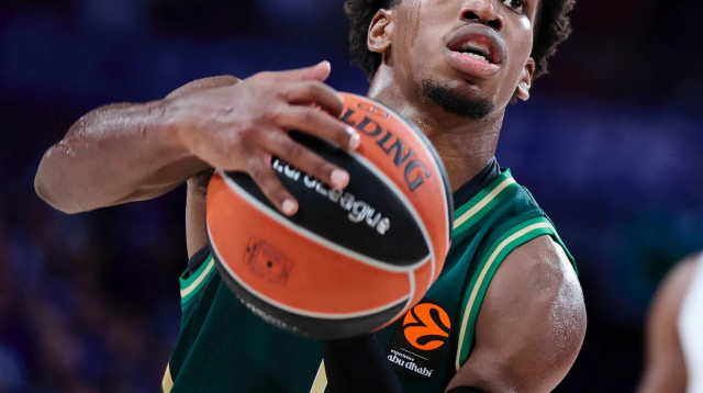 טי ג'יי שורטס שחקן פנאתינייקוס (צילום: GettyImages)