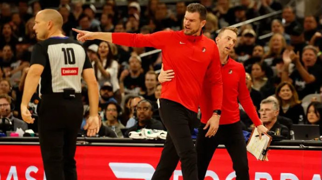 מנסה להתרכז רק בכדורסל, אבל זה לא פשוט. ספליטר (צילום: GettyImages, Ronald Cortes)