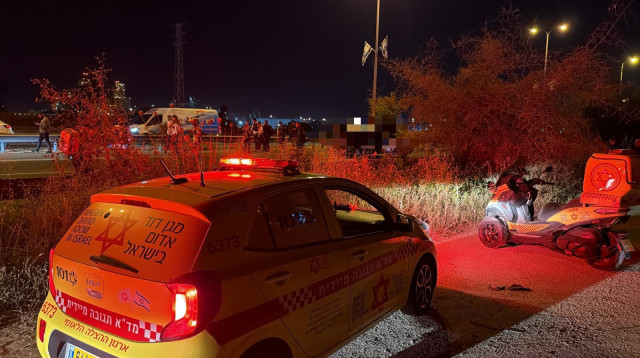 תיעוד מזירת הרצח בלוד (צילום: דוברות מד"א)