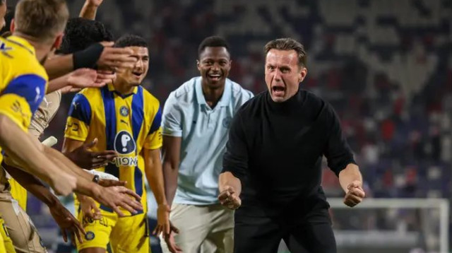 דיילה חוגג עם השחקנים ארבעה ימים קסומים (צילום: קובי אליהו)