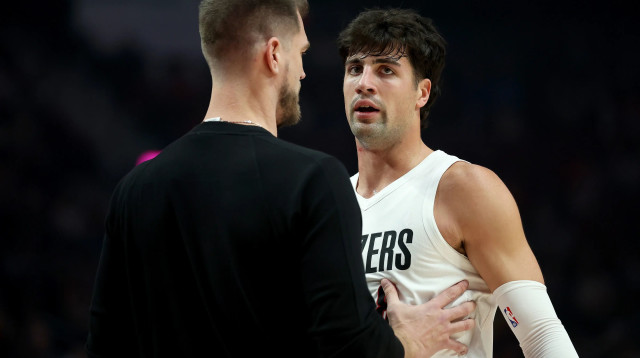 טיאגו ספליטר מאמן פורטלנד בלייזרס עם דני אבדיה (צילום: GettyImages)