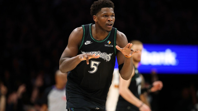 אנתוני אדוארדס שחקן מינסוטה נגד דנבר (צילום: GettyImages)