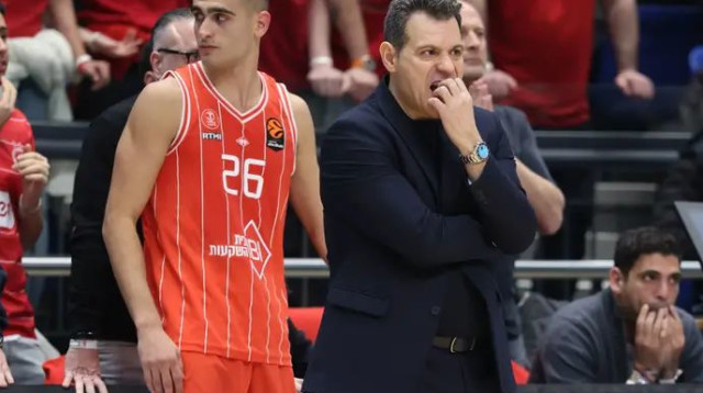 בקיע שהפך לחור. מדר עם איטודיס (צילום: דני מרון)