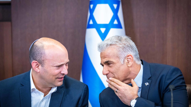 נפתלי בנט, יאיר לפיד (צילום: אוליבר פיטוסי, פלאש 90)