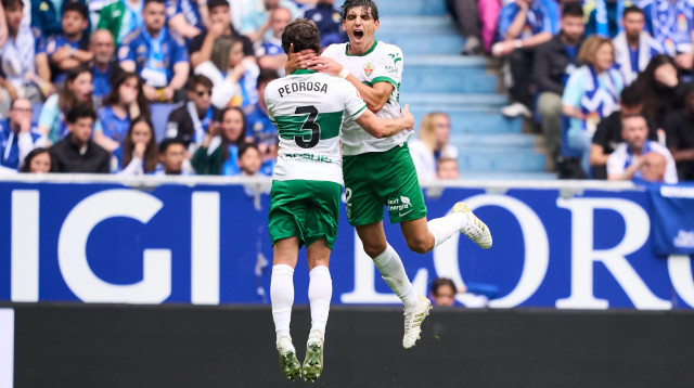 גונסאלו ויאר שחקן אלצ'ה חוגג שער (צילום: GettyImages, Juan Manuel Serrano Arce)