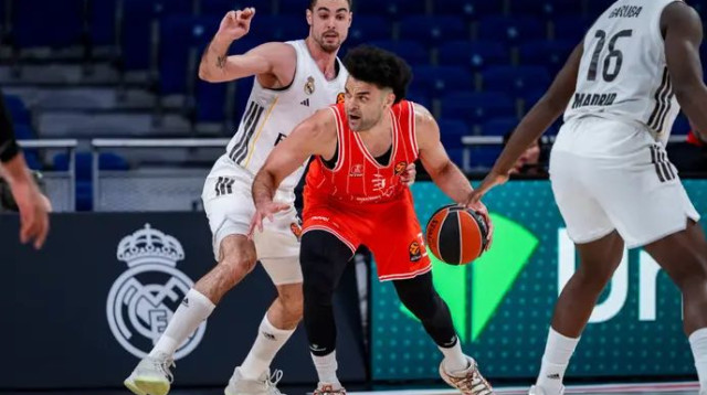 בריאנט מחפש ניצחון (צילום: GettyImages, Eurasia Sport Images)