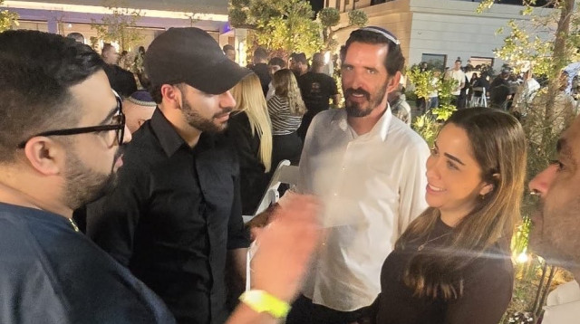 מרדכי דוד במסיבה של איתמר בן גביר, מהטוויטר של בר שם אור (צילום: טוויטר)