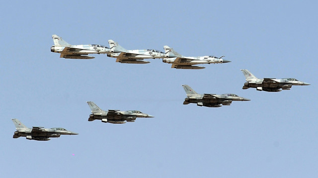 מטוסי קרב מסוג F16 של איחוד האמירויות (צילום: רויטרס)
