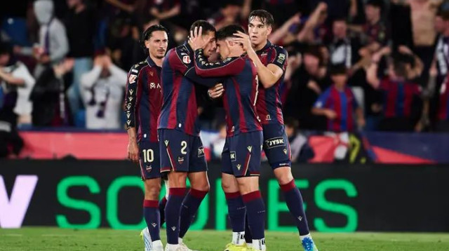שחקני לבנטה חוגגים (צילום: GettyImages, Manuel Queimadelos/Quality Sport)