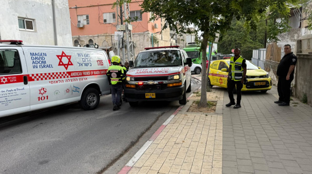 אמבולנסים בזירת אירוע אלימות ברמלה (צילום: תיעוד מבצעי מד"א)