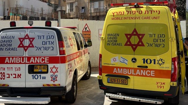 אמבולנסים בזירת האירוע ברמת גן (צילום: תיעוד מבצעי מד"א)