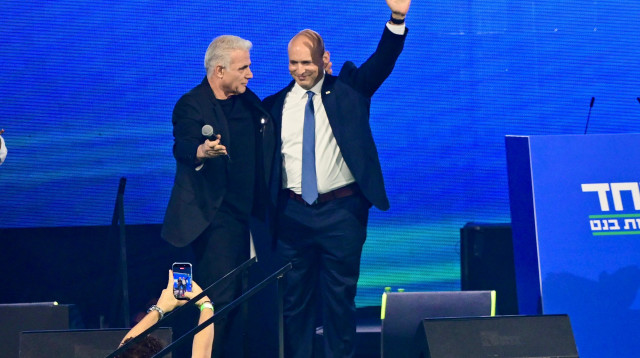 נפתלי בנט ויאיר לפיד (צילום: אבשלום ששוני)