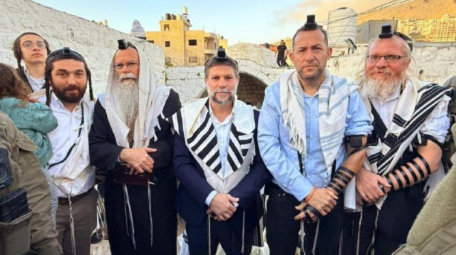 בצלאל סמוטריץ' במתחם קבר יוסף (צילום: צילום מסך רשת X)