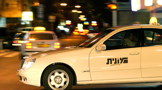 מונית (צילום: משה שי, פלאש 90)