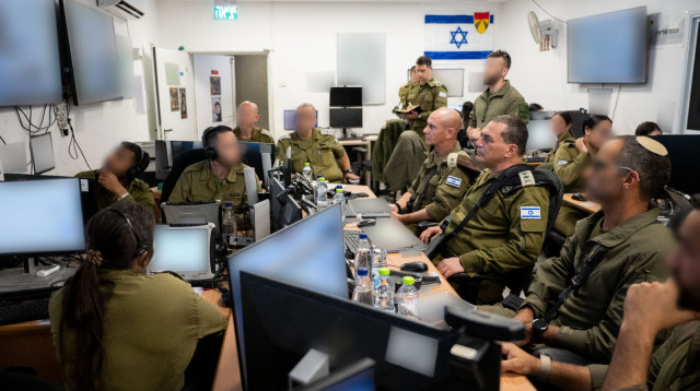 הרמטכ"ל בהערכת מצב בפיקוד צפון (צילום: דובר צה"ל)