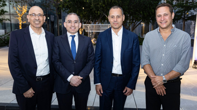 רז קינסטליך, אייל בן סימון, ישראל אוזן ובני גבאי  (צילום: לנס הפקות)
