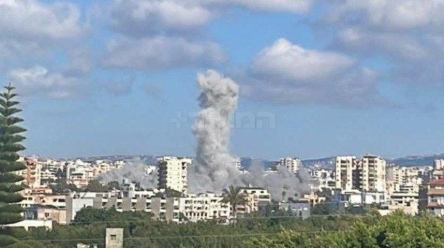 דיווחים ערבים: צה"ל תוקף בעיר צור שבדרום לבנון (צילום: מתוך טלגרם)