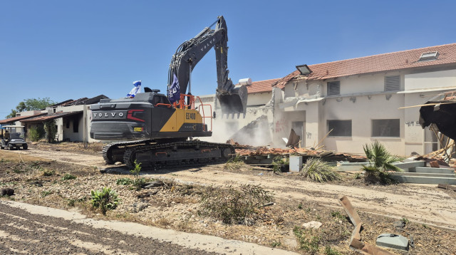 הריסת בית משפחת בכר בקיבוץ בארי (צילום: ללא קרדיט)