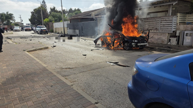 פיצוץ רכב בעפולה (צילום: תיעוד מבצעי מד"א)