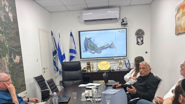 אישור התוכנית לעיריית בית שמש (צילום: דוברות עיריית בית שמש)