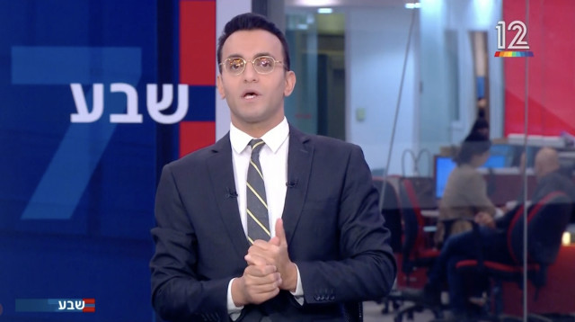 עופר חדד מגיש את המהדורה המוקדמת (צילום: צילום מסך ערוץ 12)