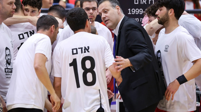 שר התרבות והספורט מיקי זוהר בטקס של הפועל גליל עליון לזכרו של רז אדם (צילום: מאור אלקסלסי)
