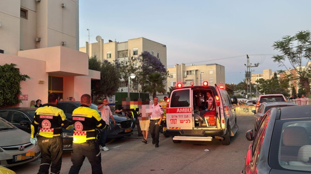 גבר בן 40 נדקר למוות באשקלון (צילום: תיעוד מבצעי מד"א)