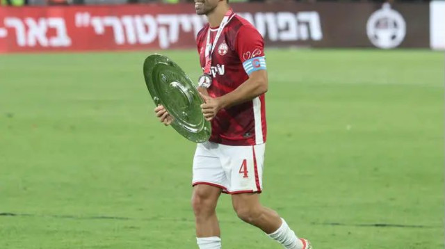 טרם החליט על עתידו. ויטור (צילום: דני מרון)