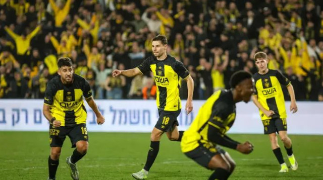 מורוזוב הגיח מאחור והעלה את בית"ר ירושלים ליתרון (צילום: קובי אליהו)