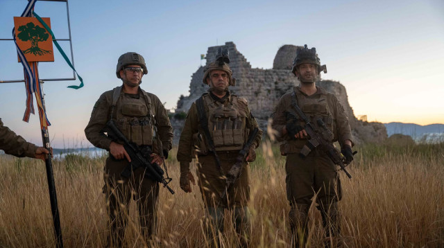 עדי גנון, יפתח נורקין, איוב כיוף. טקס חילופי מפקד חטיבת גולני (צילום: דובר צהל)