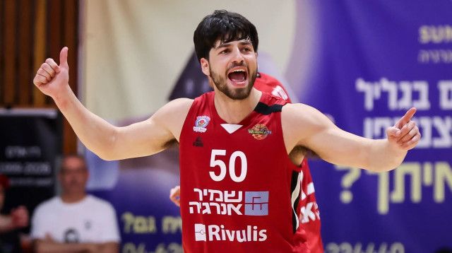 יובל שניידרמן שחקן הפועל גליל עליון (צילום: מאור אלקסלסי)