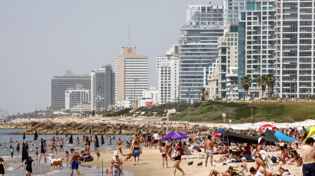 יום שרבי בחוף הים בתל אביב (צילום: דור פזואלו, פלאש 90)