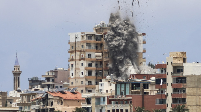 תקיפה בצור (צילום: KAWANT HAJU / AFP via Getty Images)